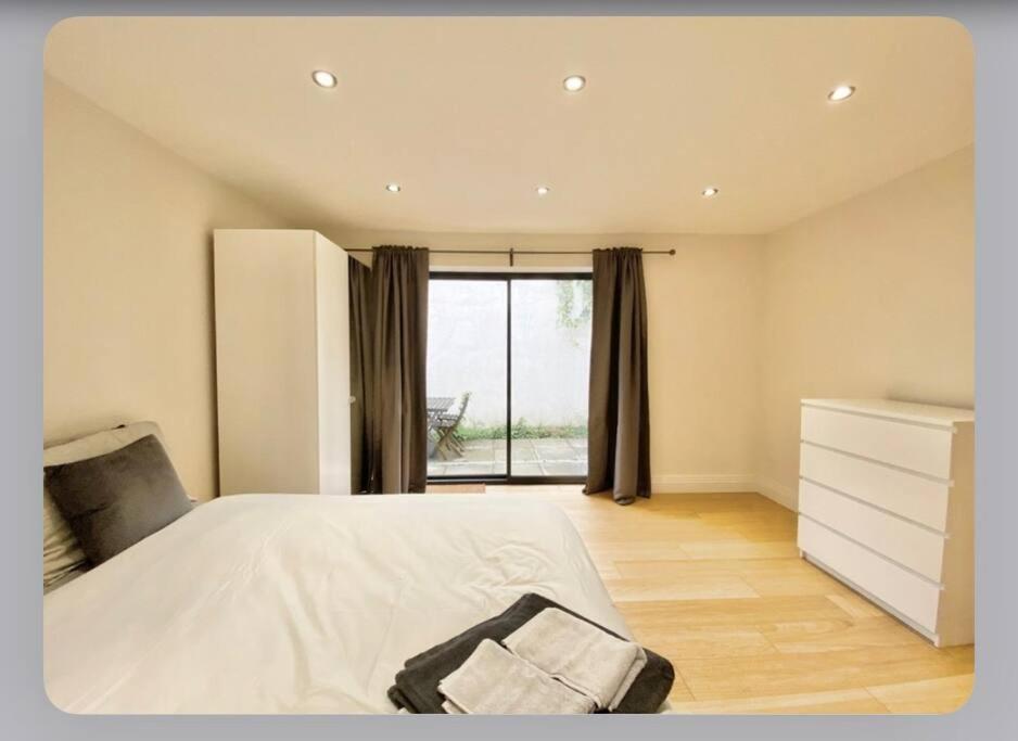 Luxury 4-Bed Apartment With Balcony & Garden, Near Emirates Stadium, 15 Mins To Central Londra Esterno foto
