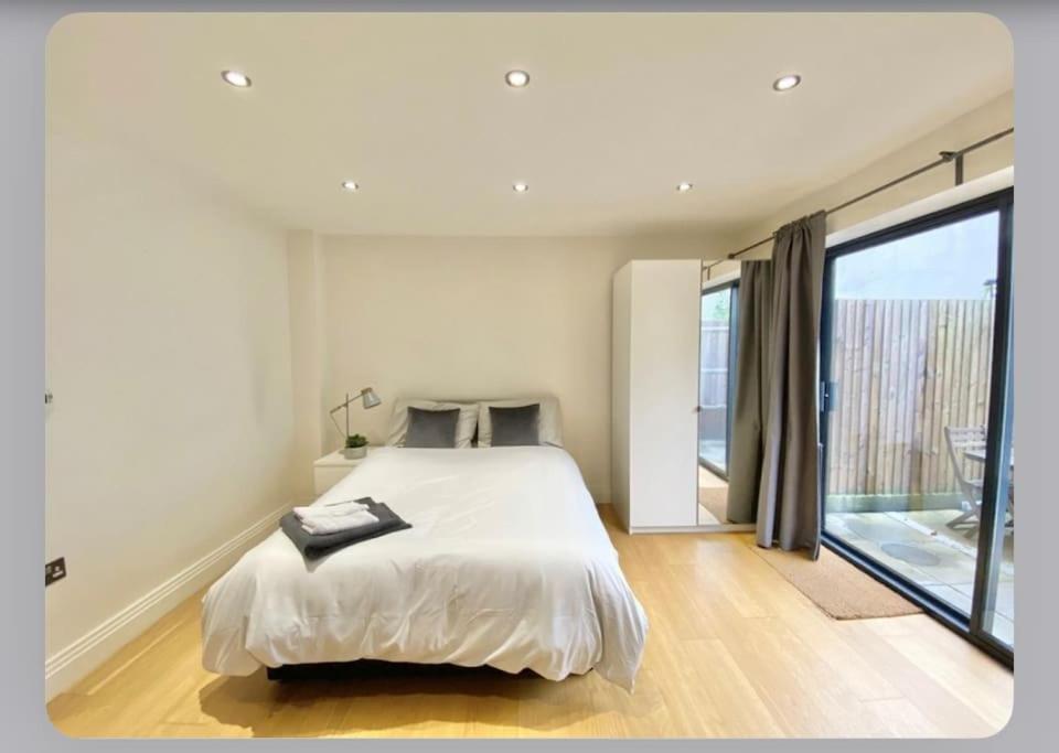 Luxury 4-Bed Apartment With Balcony & Garden, Near Emirates Stadium, 15 Mins To Central Londra Esterno foto