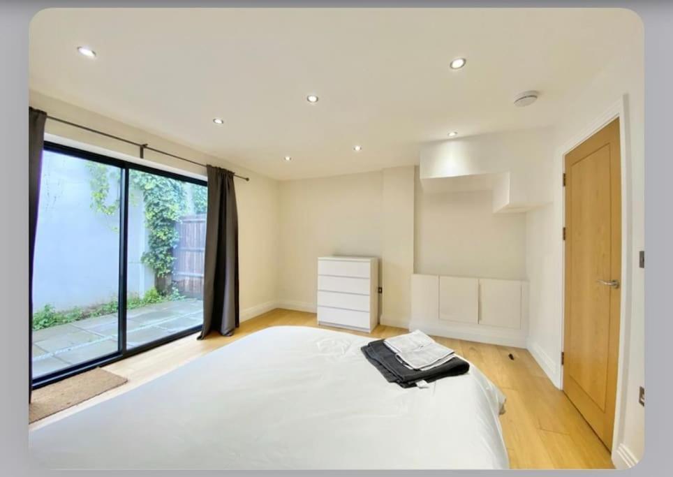 Luxury 4-Bed Apartment With Balcony & Garden, Near Emirates Stadium, 15 Mins To Central Londra Esterno foto